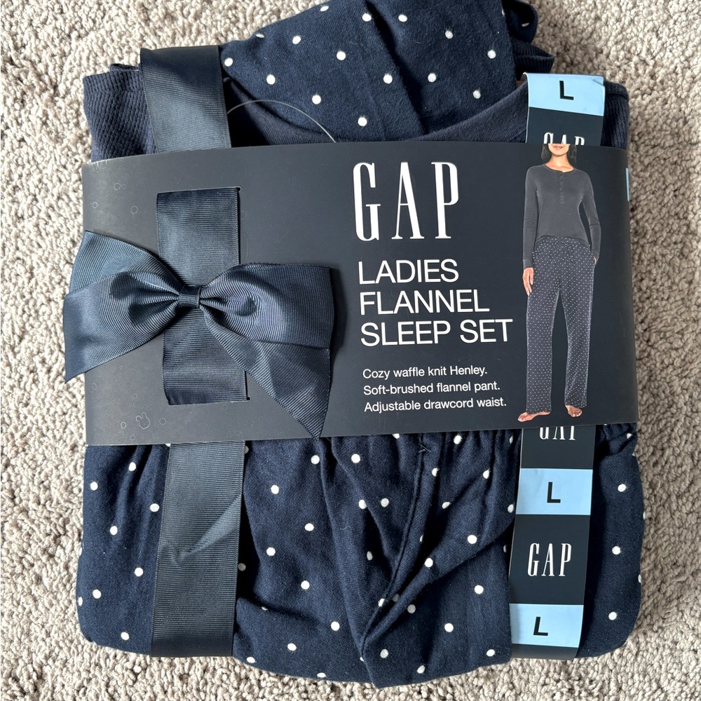 Women’s GAP navy blue PJ set with long top and pants